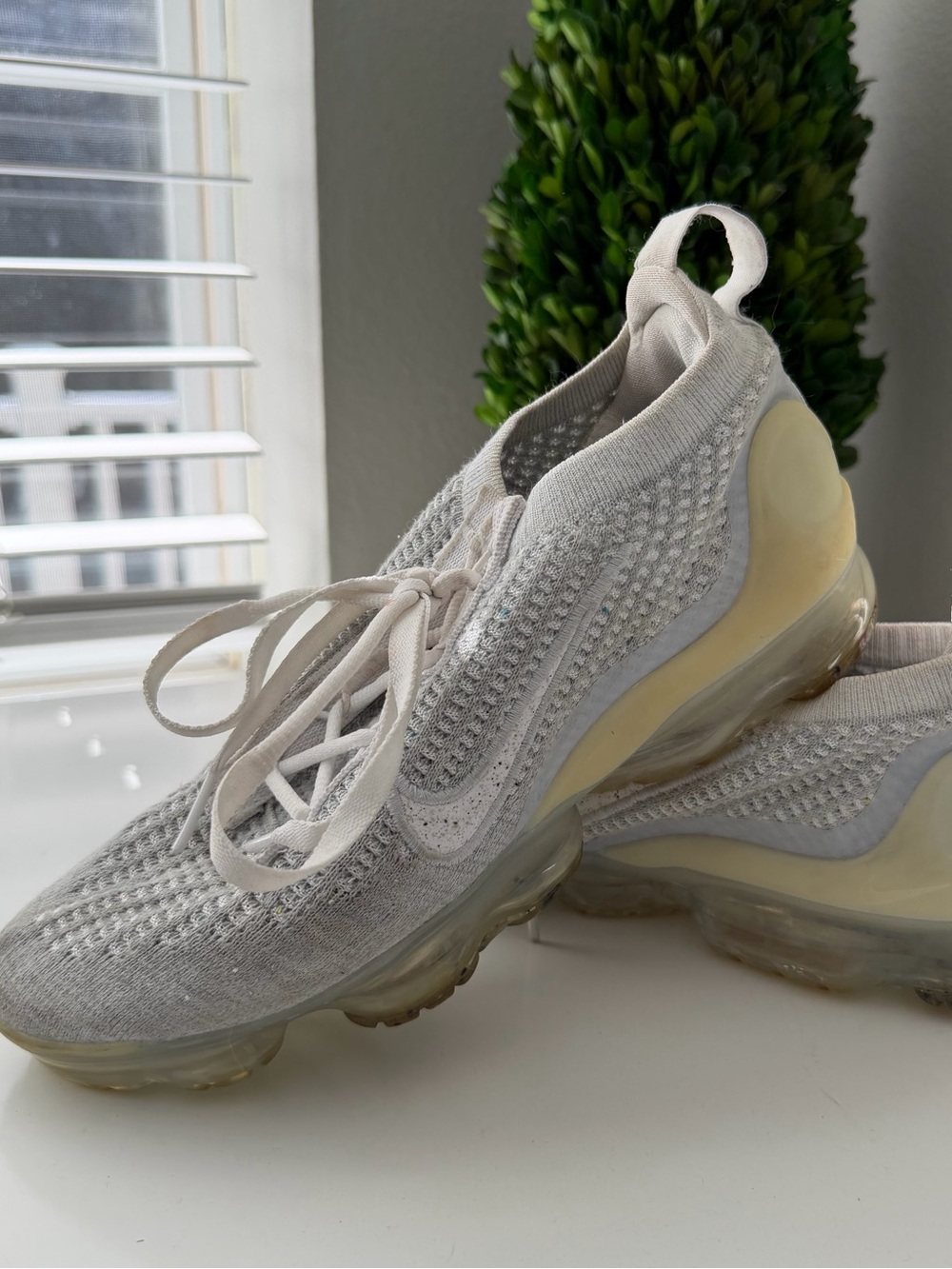 Nike Air VaporMax 2021 Flyknit Pure Platinum White Sneakers Women’s 7